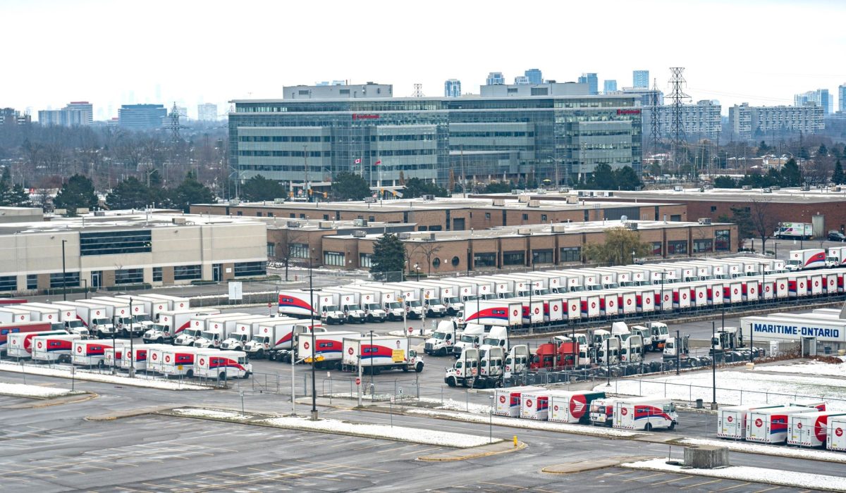 Canada-Post-rolling-strike_1